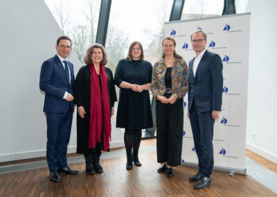 Die Gäste aus der Norddeutschen Wissenschaftministerkonferenz: Minister Falko Mohrs, Staatsrätin Irene Strebl, Senatorin Katharina Fegebank, Ministerin Bettina Martin, Staatssekretär Dr. Guido Wendt